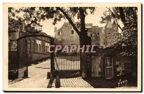 Puy de Dome-Chatelguyon- La Cour d&#39Honneur du Chateau de Chazeron-Ansichtskarte AK