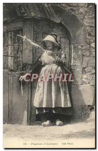 Puy de Dome - D'Avergne - Paysanne - Fileuse - laine - wool - spinning - Cartes postales
