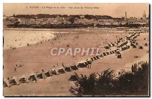 Royan Ansichtskarte AK La plage et la ville Vue prise du Family Hotel