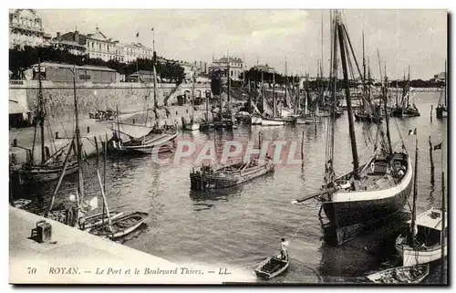 Royan Ansichtskarte AK Le port et le boulevard thiers