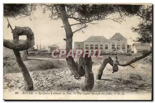 Royan Cartes postales le casino a travers les pins