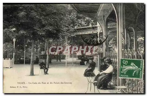 Vichy Cartes postales Un coin du parc et du palais des sources