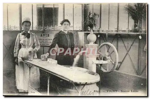 Vichy Cartes postales La source Lucas Donneuses d&#39eau TOP (Petits metiers)