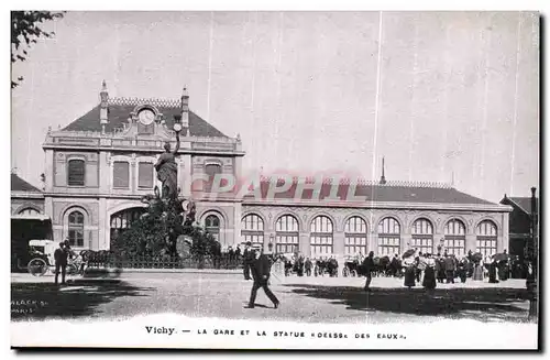 Vichy Cartes postales La gare et la statue Deesse des eaux