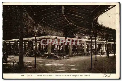 Vichy Cartes postales sur le vieux parc Galerie couverte et pergolas des sources