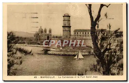 Marseille Cartes postales La cathedrale et le fort Saint Jean