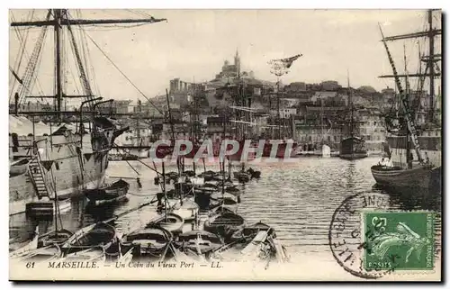 Marseille - Un Coin du Vieux Port - bateau - Cartes postales