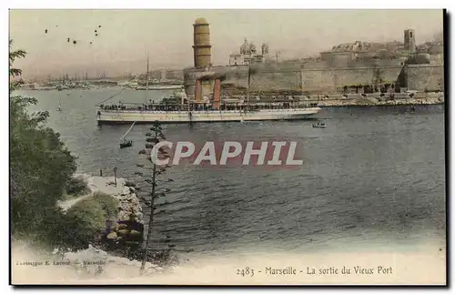 Marseille - La sortie du Vieux Port - bateau - Cartes postales