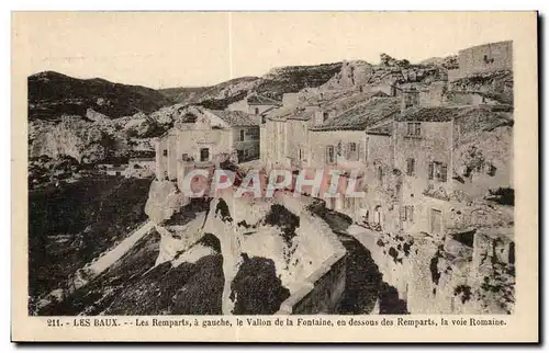 Les Baux - Les Remparts a guache la Vallee de la Fontaine - la voie Romaine- Cartes postales