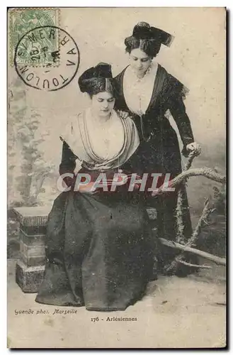 Arles - Arlesiennes -- Cartes postales