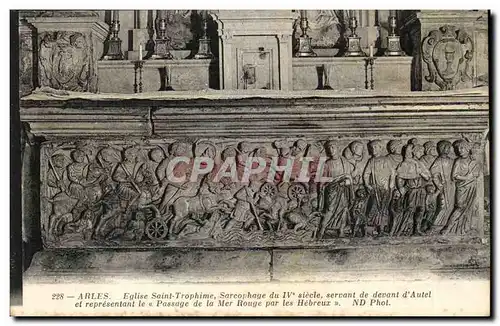 Arles - Tympan du Portail de l&#39Eglise Saint Trophime - Sarcophage du IV siecle seront d&#39Autel