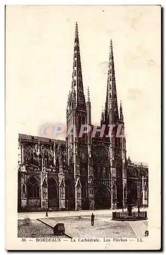 Bordeaux - La cathedrale Les Fleches- Cartes postales