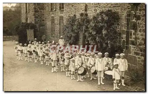 CARTE PHOTO Enfants jouant pour la kermesse Mayenne