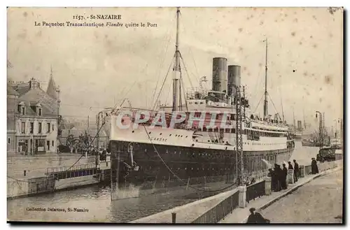 Ansichtskarte AK St Nazaire Le paquebot Transatlantique quitte le port