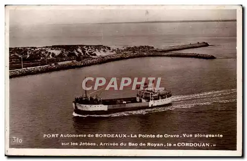 Cartes postales Port autonome de Bordeaux La pointe de Grave Vue plongeante sur les jetees Arrivee du bac de Roy