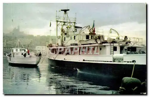 Cartes postales moderne Bateau Paquebot La CAlypso Jacques Yves Cousteau Espadon chalutier a Marseille