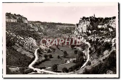 Ansichtskarte AK Rocamadour Vue generale et les lacets de la route de Cahors