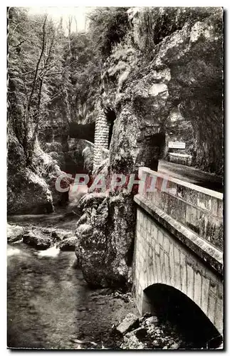 Paysages du vEcors Cartes postales La route des Grands goulets dominant la vallee de al Vernaison