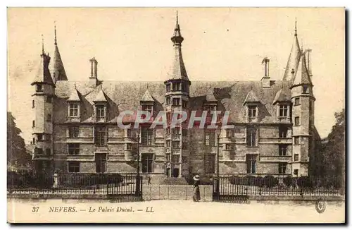 Nevers Cartes postales Le palais ducal