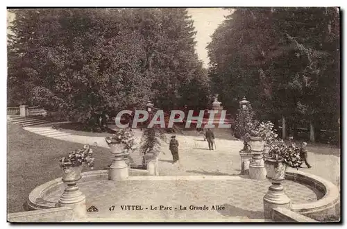 Vittel - Le Parc La Grande allee - Cartes postales