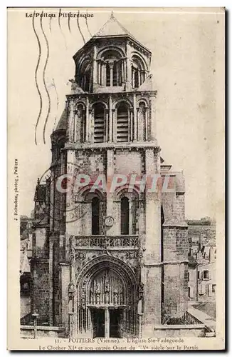 Poitiers Ansichtskarte AK L&#39eglise Ste Radegonde La clocher et son entree Ouest