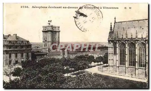 Cartes postales Aeroplan evoluatn au dessu du vieux fort a Vincennes