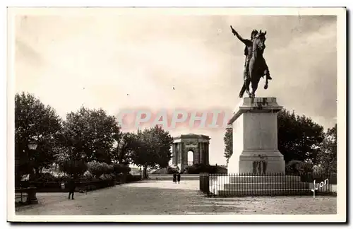 Montpellier - Le Peyrou - Statue de Louis XIV et le chateau d&#39eau - Ansichtskarte AK