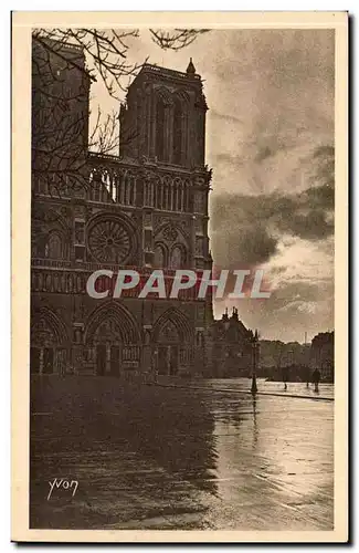 Paris Cartes postales Effet d&#39eclairage sur le parvis de Notre Dame