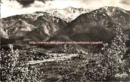 Vernet les Bains Ansichtskarte AK Vue generale La station au pied du Canigou