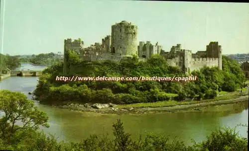 England - Angleterre - Pembroke Castle is dominated by the imposing moated Norman Castle -- Ansichtskarte AK