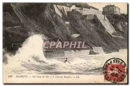 Biarritz - Un Coup de Mer a la Cote des Basques - Cartes postales