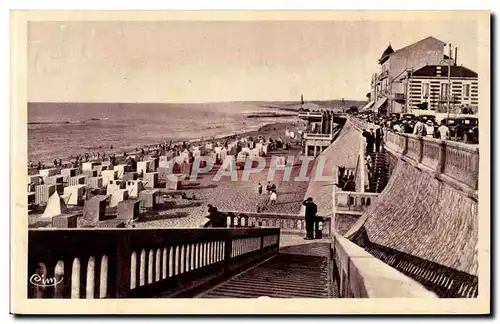 Soulac sur Mer Cartes postales La plage et le boulevard