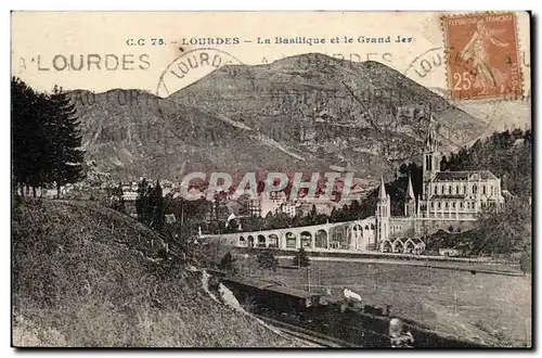 Lourdes Cartes postales La basilique et la grand lac (train)