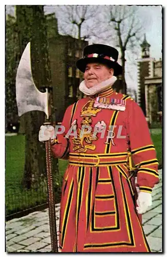 England - Angleterre - Yeoman Warder at the Tower of London - Ansichtskarte AK