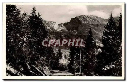 Environs de Villard de Lans Cartes postales Route de Lans a Autrans au fond le col de l&#39arc