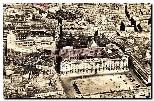 Toulouse Ansichtskarte AK Vue aerienne sur le CApitole le donjon l&#39hotel des Postes et le sqaure Roosevelt