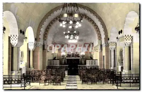 Ansichtskarte AK L&#39ossuraire de Douaumont Vue interieure de la chapelle catholique (militaria)