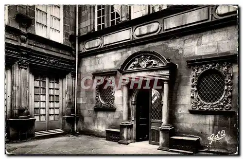 Auvergne Ansichtskarte AK Riom Cour de l&#39hotel Anoux de Maison Rouge