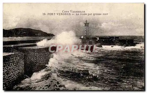 Port Vendres - La jetee par grosse mer - Cartes postales