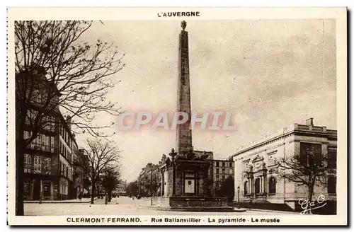 Clermont Ferrand Ansichtskarte AK Rue Ballanvillier La pyramide Le musee