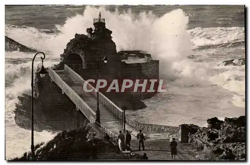 Biarritz Cartes postales moderne Le rocher de la vierge vu par tempete