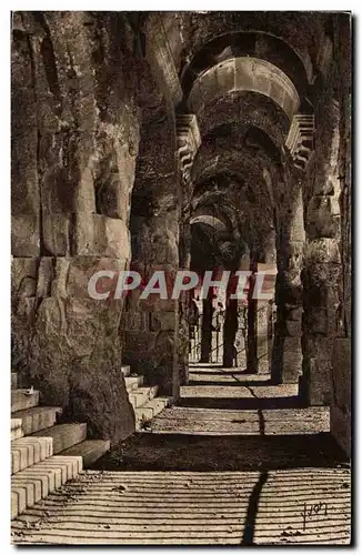 Nimes Cartes postales Galerie faisant le tour des Arenes