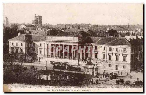 Cartes postales Tours Le palais de justice de la terrasse de l&#39hotel Matropole La basilique St Martin Les Tou