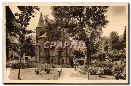 Le Mont Dore Cartes postales La place des Moulins et l&#39eglise St PArdoux