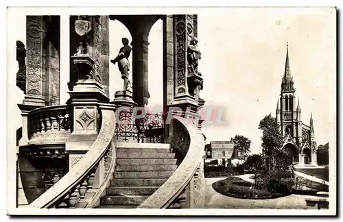 Bon SEcours Cartes postales Le monument de Jeanne d&#39arc et l&#39eglise Notre DAme de Bon SEcours