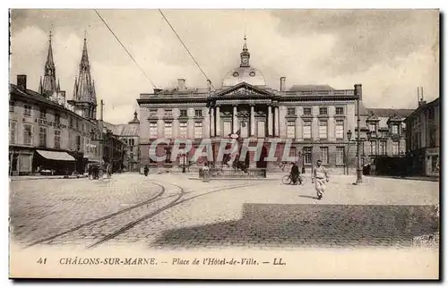 Cartes postales Chalons sur marne Place de l'hotel de ville