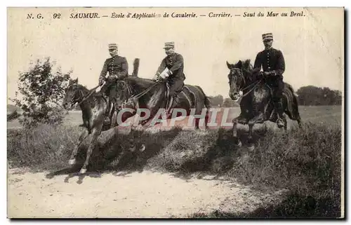 Saumur Ansichtskarte AK Ecole d&#39application de cavalerie Carriere Saut du mur au Breil (chevaux hippisme) (fro