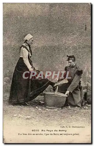 Au pays du Berry Cartes postales Il a biau etre au service l&#39gas du Berry est toujours galant (militaire sold