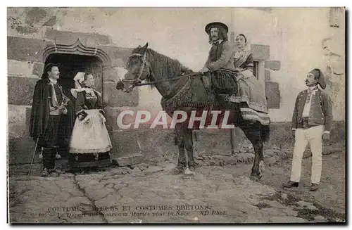 Cartes postales COutumes Moeurs et costumes bretons Le depart des maries pour la noce TOP (cheval couple Bretagn
