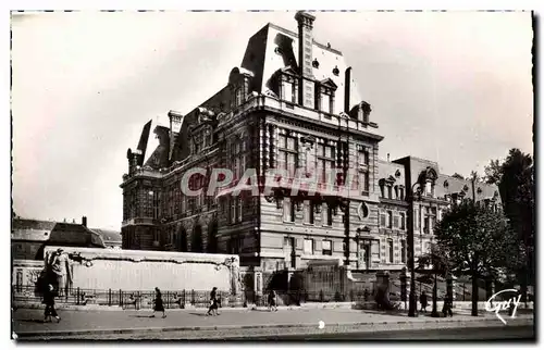 Versailles et ses merveilles Cartes postales L&#39hotel de vile et a gauche monument aux morts